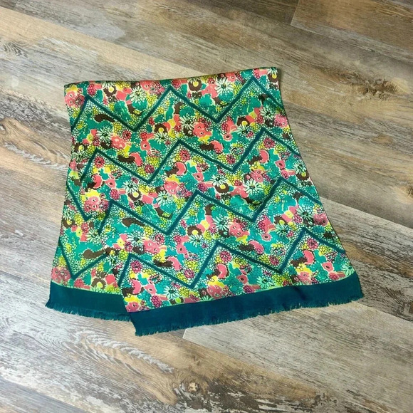 Vintage Green Floral 100% Silk Rectangular Scarf With Fringe - Picture 7 of 7